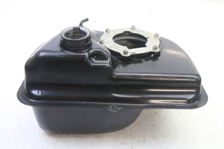 photo de DEPÓSITO DE GASOLINA VENESI FLY RETRO 4T 50 (2020 - 2025) - Primer plano técnico