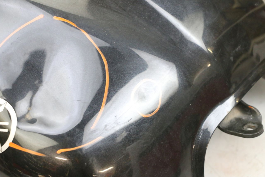 photo de DEPOSITO FUEL YAMAHA FZ6 N FAZER 600 (2004 - 2006) - Enfoque en la estructura