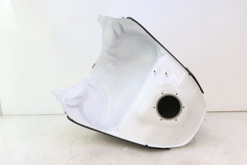 photo de DEPOSITO FUEL YAMAHA FZ8 800 (2010 - 2016) - Zoom sobre los componentes