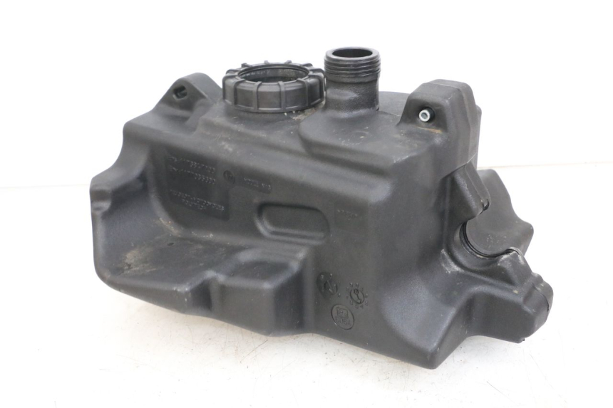 photo de DEPOSITO FUEL PEUGEOT GEOPOLIS RS 125 (2007 - 2009) - Otra perspectiva