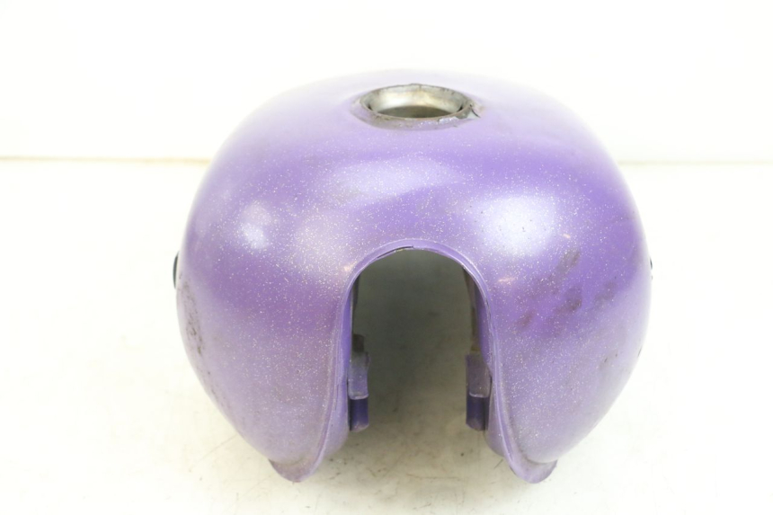 photo de DEPOSITO FUEL SUZUKI GN 125 (1997 - 2000) - Detalles de los puntos de fijación