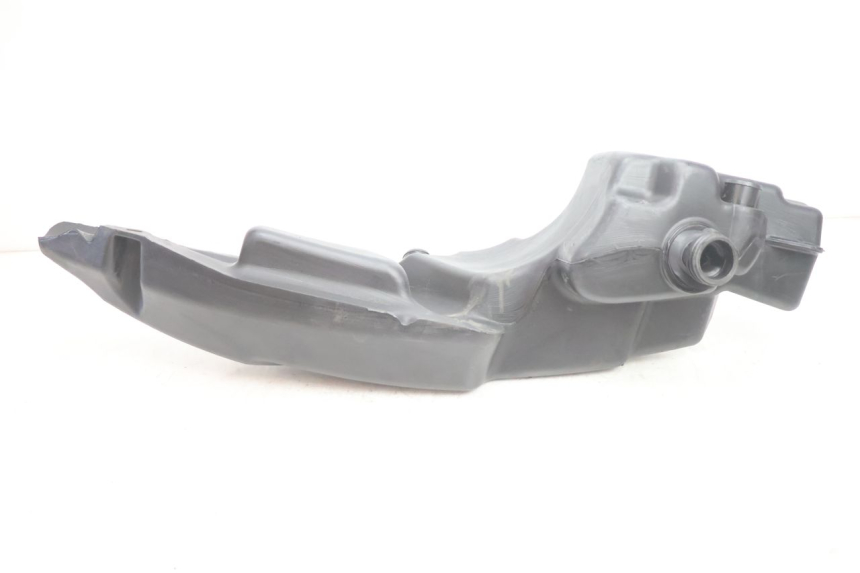 photo de DEPOSITO FUEL GILERA GP 800 (2007 - 2013) - Características distintivas