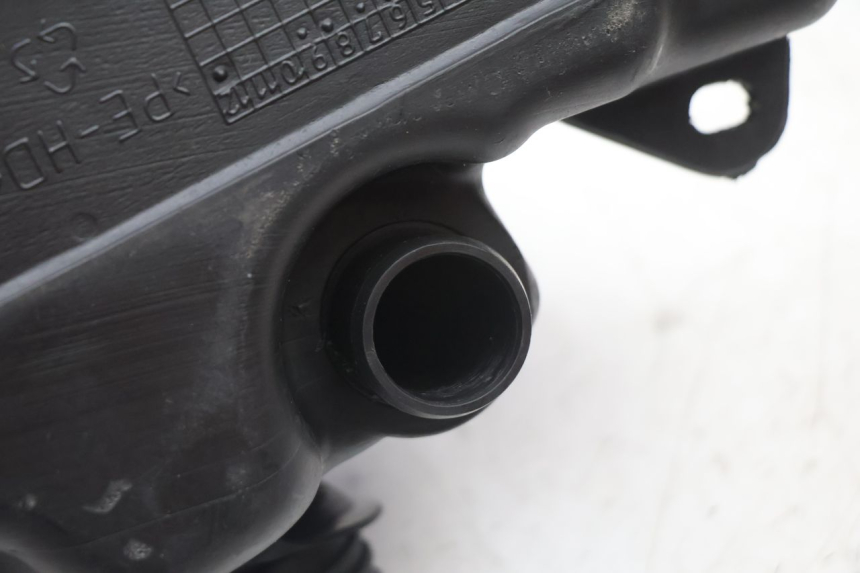 photo de DEPOSITO FUEL GILERA GP 800 (2007 - 2013) - Primer plano de alta resolución