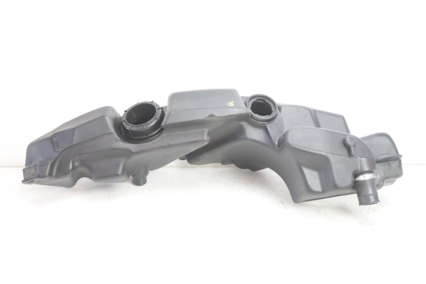 photo de DEPOSITO FUEL GILERA GP 800 (2007 - 2013) - Detalles de los puntos de fijación