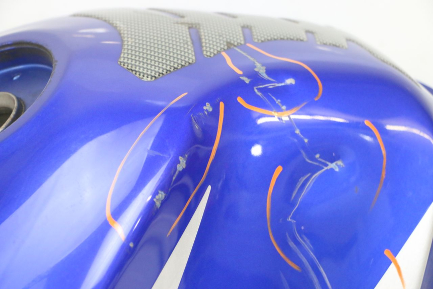 photo de DEPOSITO FUEL SUZUKI GS GSE 500 (2001 - 2003) - Primer plano técnico