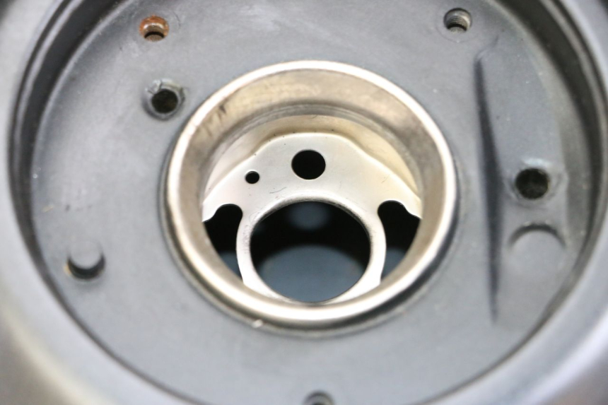 photo de DEPOSITO FUEL SUZUKI GSR 750 (2011 - 2017) - Inspección visual detallada