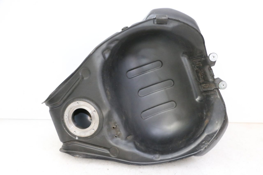 photo de DEPOSITO FUEL SUZUKI GSR 750 (2011 - 2017) - Vista general del producto