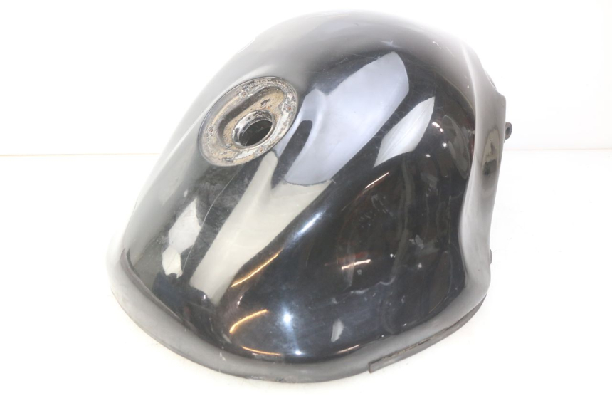 photo de DEPÓSITO DE COMBUSTIBLE SUZUKI GSX-F GSX  F 1100 (1988 - 1994) - Características distintivas