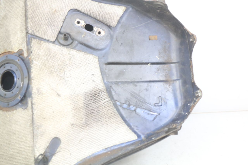 photo de DEPÓSITO DE COMBUSTIBLE SUZUKI GSX-F GSX  F 1100 (1988 - 1994) - Primer plano técnico