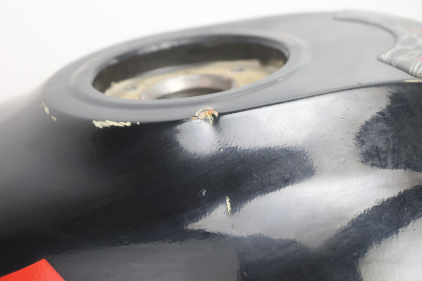 photo de DEPOSITO FUEL SUZUKI GSX F GSXF 750 (1988 - 1998) - Detalle de la pieza
