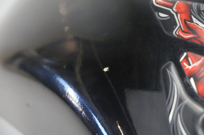 photo de DEPOSITO FUEL SUZUKI GSX F GSXF 750 (1988 - 1998) - Primer plano de alta resolución