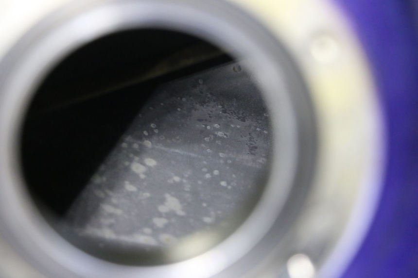 photo de DEPOSITO FUEL SUZUKI GSXR GSX-R 1000 (2003 - 2004) - Detalles de los puntos de fijación