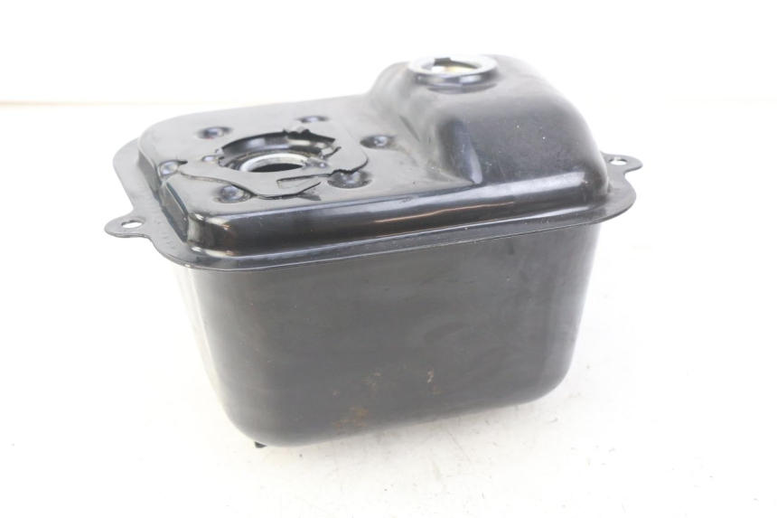 photo de DEPÓSITO DE COMBUSTIBLE JM MOTORS GT LINE 4T 50 (2021 - 2023) - Primer plano técnico