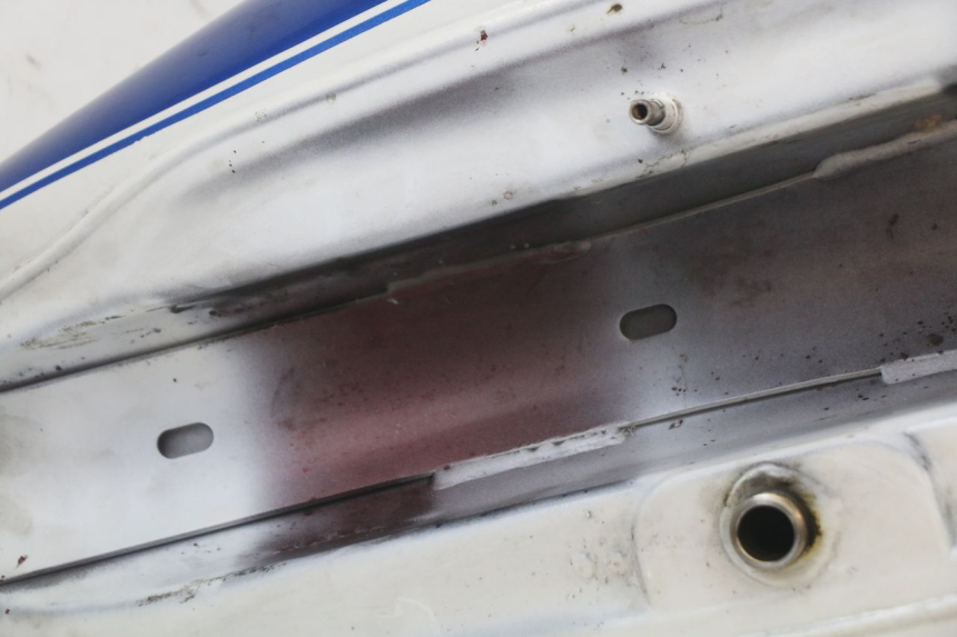 photo de DEPOSITO FUEL HARLEY DAVIDSON SPORTSTER XL CUSTOM 883 (1999 - 2006) - Foto de producto adicional