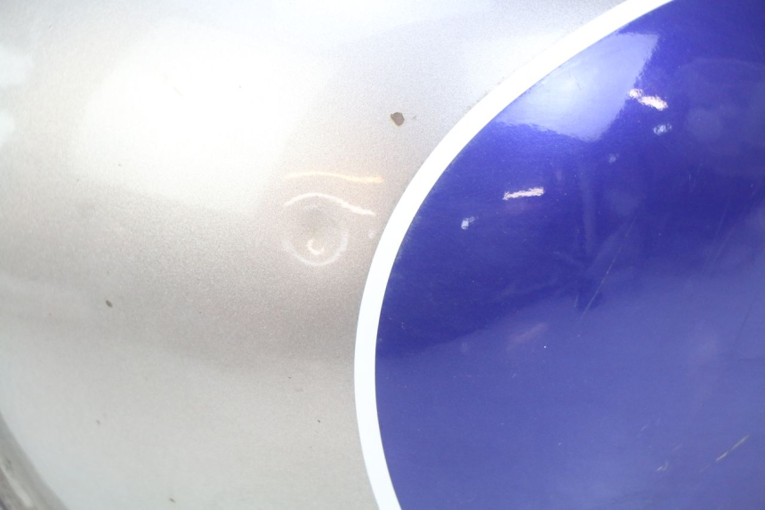 photo de DEPÓSITO DE COMBUSTIBLE SYM HUSKY 125 (1999 - 2005) - Detalles de los puntos de fijación