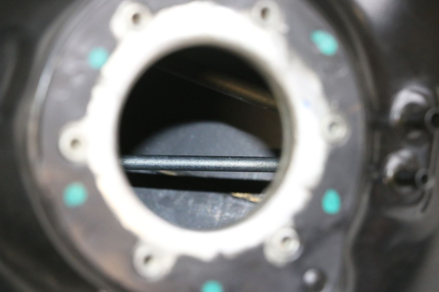 photo de DEPOSITO FUEL HUSQVARNA SVARTPILEN 401 (2018 - 2023) - Otra perspectiva