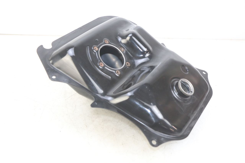 photo de DEPÓSITO DE COMBUSTIBLE YAMAHA HW XENTER 125 (2011 - 2017) - Detalles de los puntos de fijación