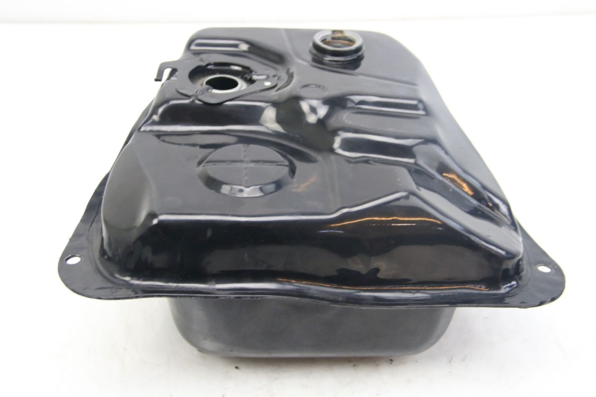 photo de DEPóSITO DE COMBUSTIBLE SYM JET 4 4T 50 (2018 - 2021) - Primer plano técnico