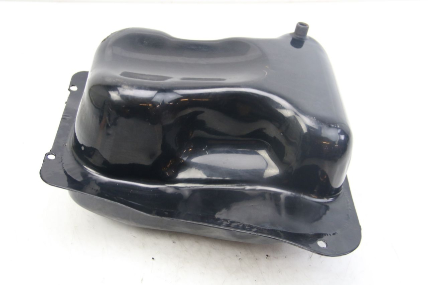 photo de DEPóSITO DE COMBUSTIBLE SYM JET 4 4T 50 (2018 - 2021) - Detalles de los puntos de fijación