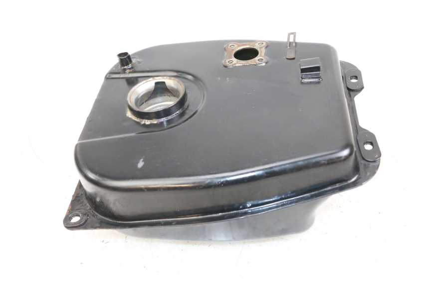 photo de DEPÓSITO DE COMBUSTIBLE RIDE KALLIO 50 (2010 - 2019) - Detalles de los puntos de fijación