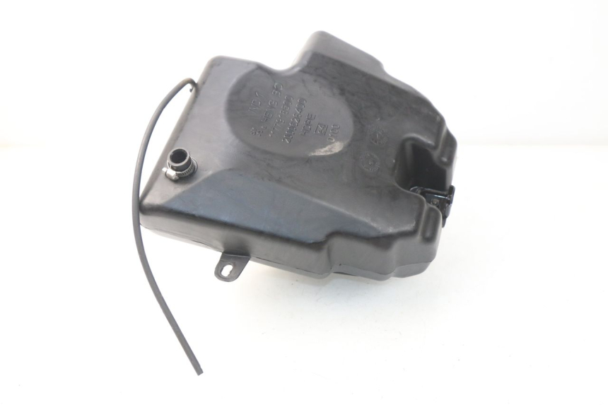 photo de DEPOSITO FUEL PEUGEOT KISBEE 2T 50 (2010 - 2017) - Detalle de la pieza