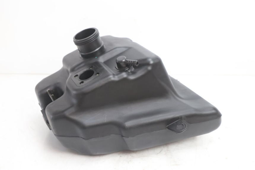 photo de DEPóSITO DE COMBUSTIBLE PEUGEOT KISBEE 2T 50 (2018 - 2022) - Detalle de la pieza