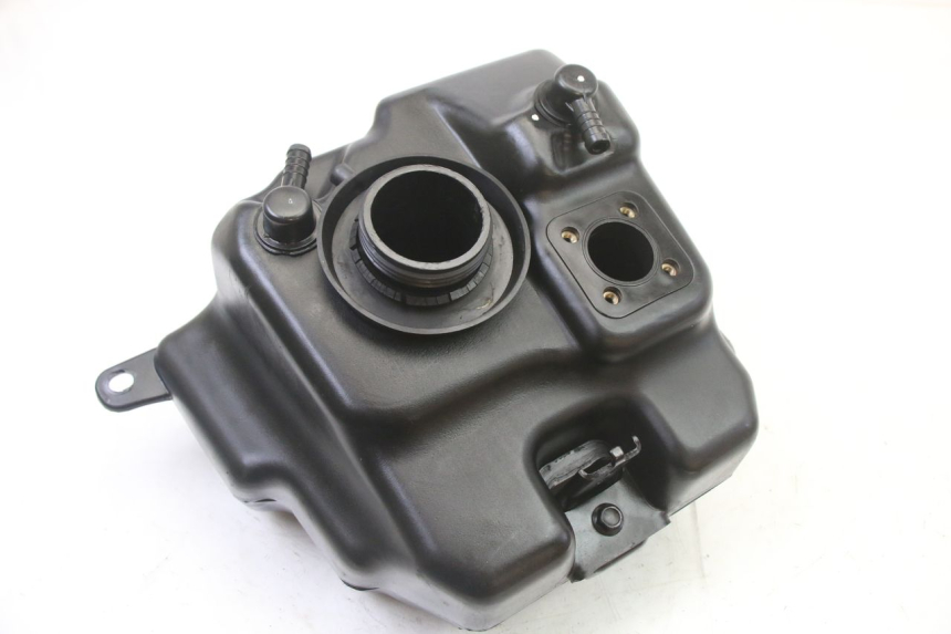 photo de DEPÓSITO DE COMBUSTIBLE PEUGEOT KISBEE 4T 50 (2018 - 2022) - Detalle de la pieza