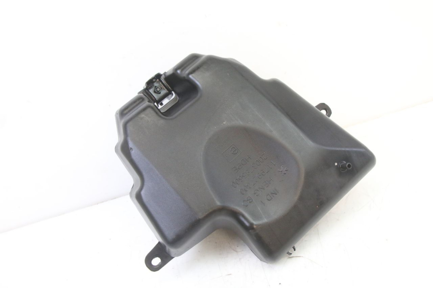 photo de DEPÓSITO DE COMBUSTIBLE PEUGEOT KISBEE 4T 50 (2018 - 2022) - Primer plano técnico