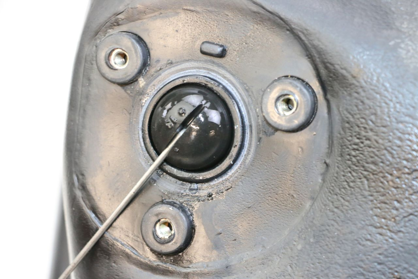 photo de DEPOSITO FUEL KYMCO STRYKER OFF ROAD 125 (1999 - 2005) - Primer plano técnico