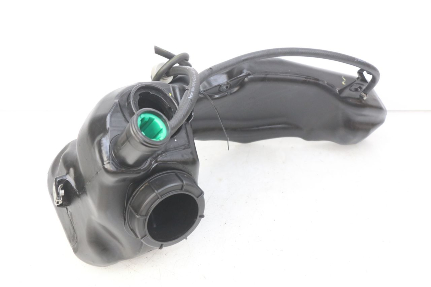 photo de DEPÓSITO DE COMBUSTIBLE PIAGGIO LIBERTY IGET 4T 50 (2015 - 2020) - Primer plano técnico