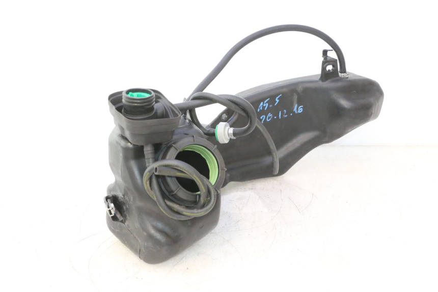 photo de DEPÓSITO DE COMBUSTIBLE PIAGGIO LIBERTY IGET 4T 50 (2015 - 2020) - Detalles de los puntos de fijación