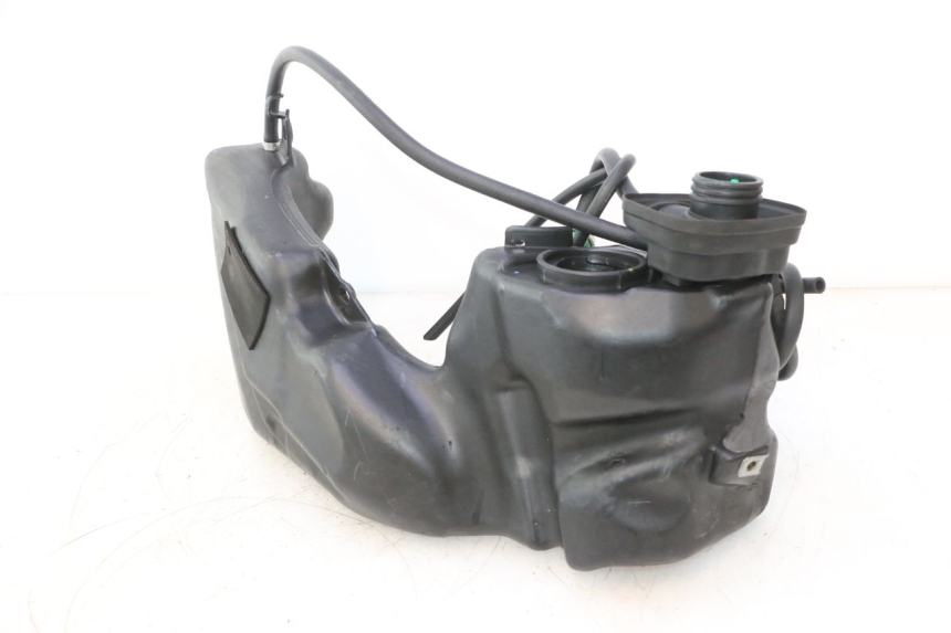 photo de DEPÓSITO DE COMBUSTIBLE PIAGGIO LIBERTY IGET 4T 50 (2015 - 2020) - Estado de la superficie y material
