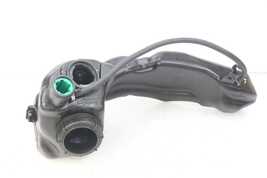 photo de DEPÓSITO DE COMBUSTIBLE PIAGGIO LIBERTY IGET S 125 (2016 - 2020) - Primer plano técnico