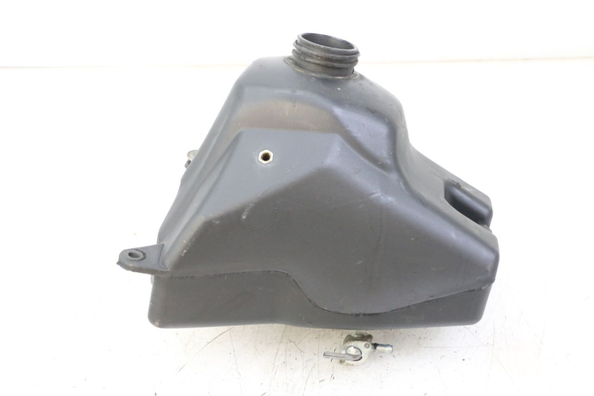 photo de DEPÓSITO DE COMBUSTIBLE LONCIN DIRT BIKE 125 - Primer plano técnico