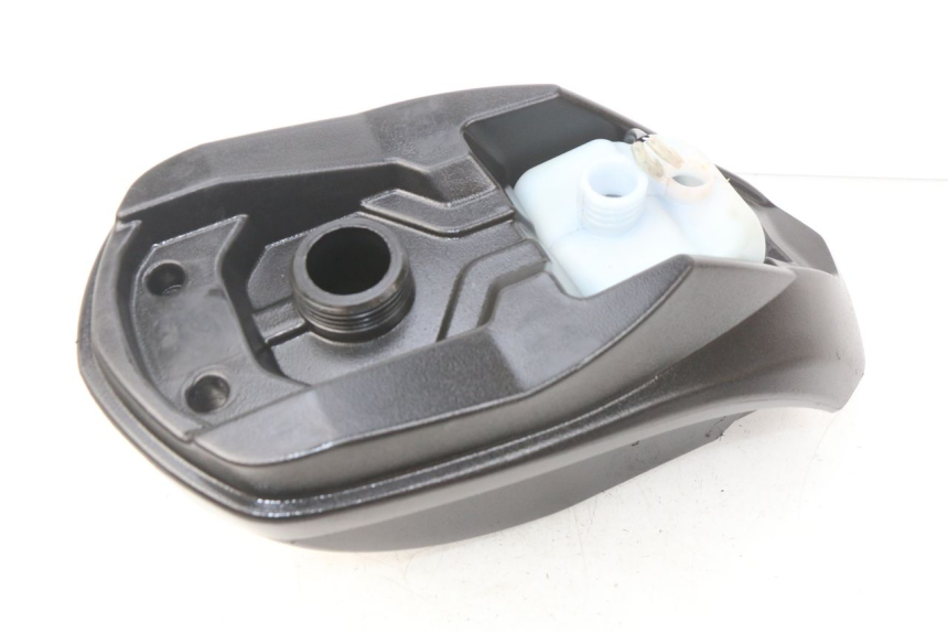 photo de DEPÓSITO DE COMBUSTIBLE PEUGEOT LUDIX 50 (2008 - 2017) - Otra perspectiva