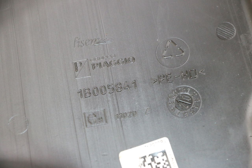 photo de DEPOSITO FUEL PIAGGIO MP3 HPE 300 (2019 - 2026) - Detalle de la pieza