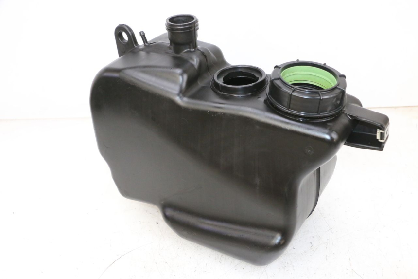 photo de DEPOSITO FUEL PIAGGIO MP3 HPE 300 (2019 - 2026) - Primer plano técnico