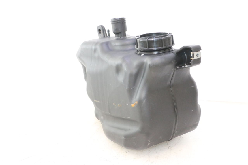 photo de DEPOSITO FUEL PIAGGIO MP3 HPE 530 (2022 - 2026) - Primer plano técnico