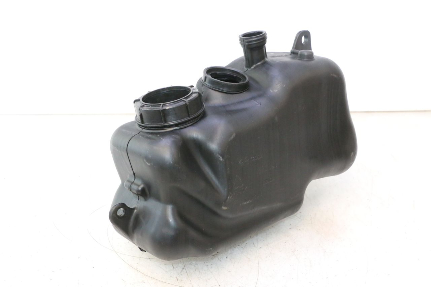 photo de DEPOSITO FUEL PIAGGIO MP3 500 (2016 - 2018) - Primer plano técnico