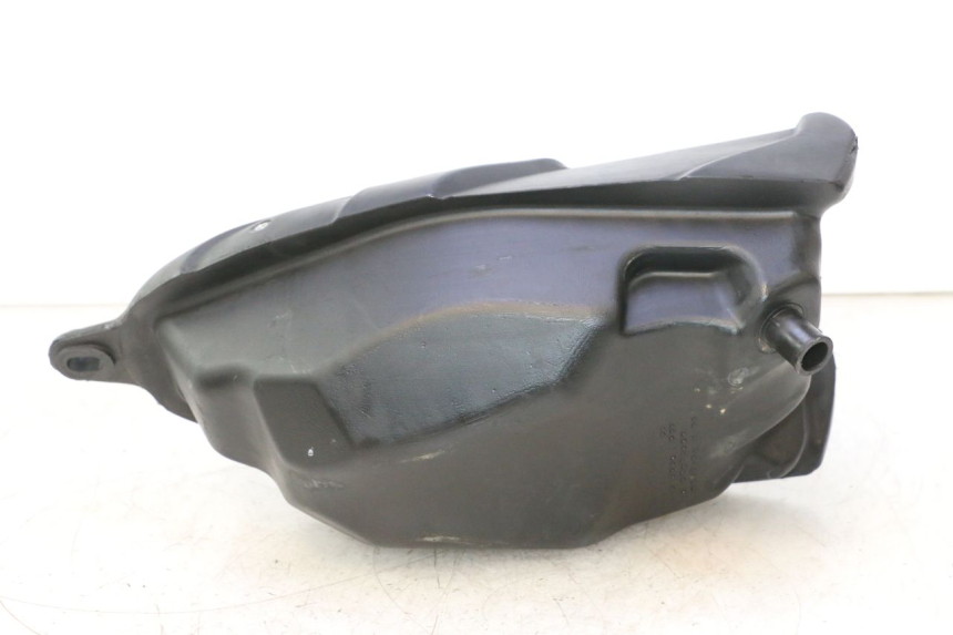 photo de DEPOSITO FUEL RIEJU MRT PRO SUPERMOTARD 50 (2007 - 2018) - Primer plano técnico