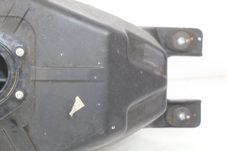 photo de DEPÓSITO DE COMBUSTIBLE YAMAHA MT ABS 125 (2014 - 2018) - Detalles de los puntos de fijación