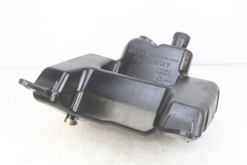 photo de DEPÓSITO DE COMBUSTIBLE PIAGGIO NEW TYPHOON 50 (2010 - 2017) - Otra perspectiva