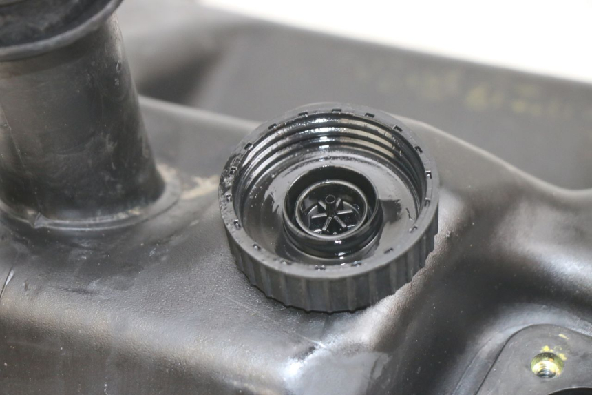 photo de DEPóSITO DE COMBUSTIBLE PIAGGIO NEW TYPHOON 50 (2018 - 2021) - Zoom estado de uso