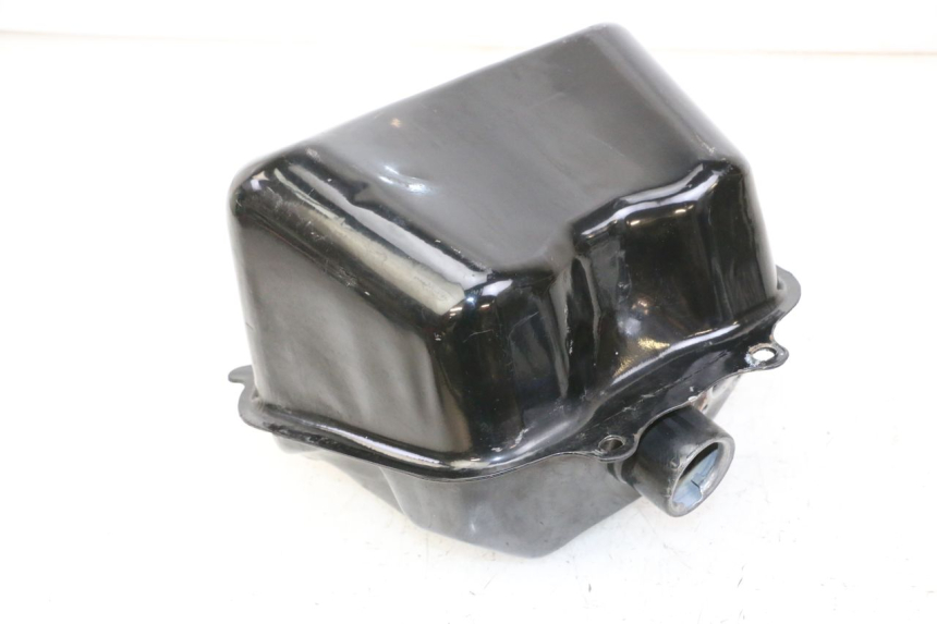 photo de DEPOSITO FUEL JM MOTORS OLDIES GT 4T 50 (2018 - 2025) - Otra perspectiva