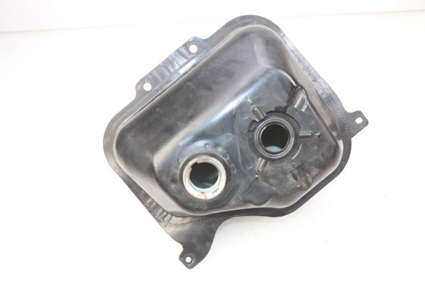 photo de DEPÓSITO DE COMBUSTIBLE SYM ORBIT 2 2T 50 (2008 - 2018) - Primer plano técnico