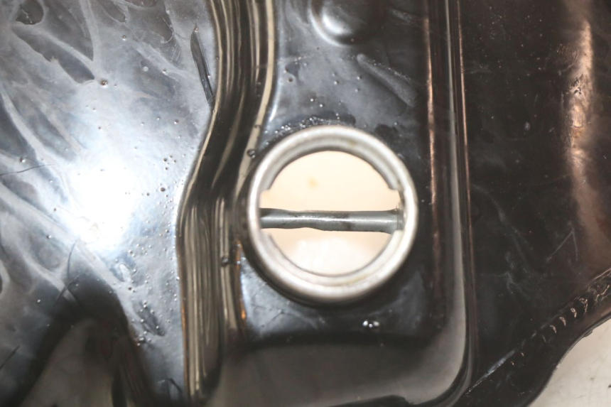 photo de DEPÓSITO DE COMBUSTIBLE SYM ORBIT 2 4T 50 (2018 - 2022) - Detalle de la pieza