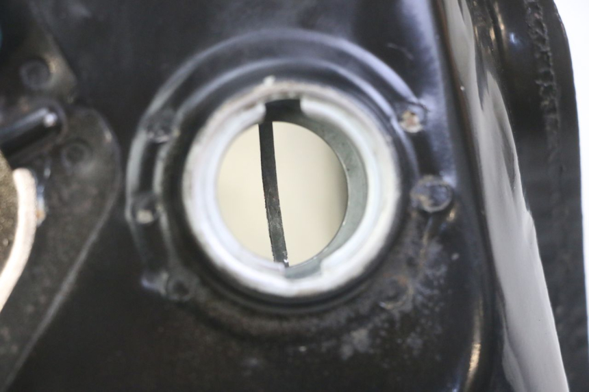 photo de DEPÓSITO DE COMBUSTIBLE SYM ORBIT 2 4T 50 (2008 - 2017) - Zoom estado de uso