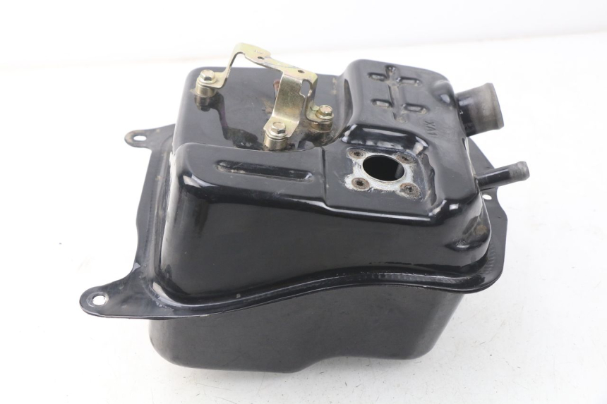 photo de DEPÓSITO DE COMBUSTIBLE SYM ORBIT III 3 4T 50 (2018 - 2021) - Primer plano técnico