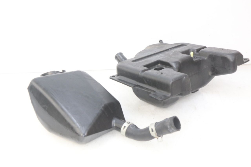 photo de DEPÓSITO DE COMBUSTIBLE KYMCO PEOPLE 250 (2004 - 2008) - Primer plano técnico