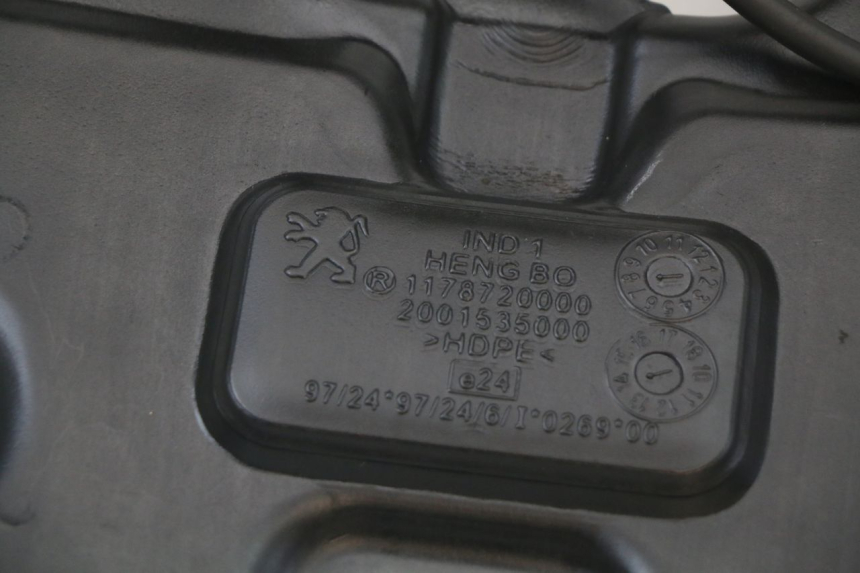 photo de DEPOSITO FUEL PEUGEOT DJANGO 125 (2014 - 2017) - Detalle de la pieza